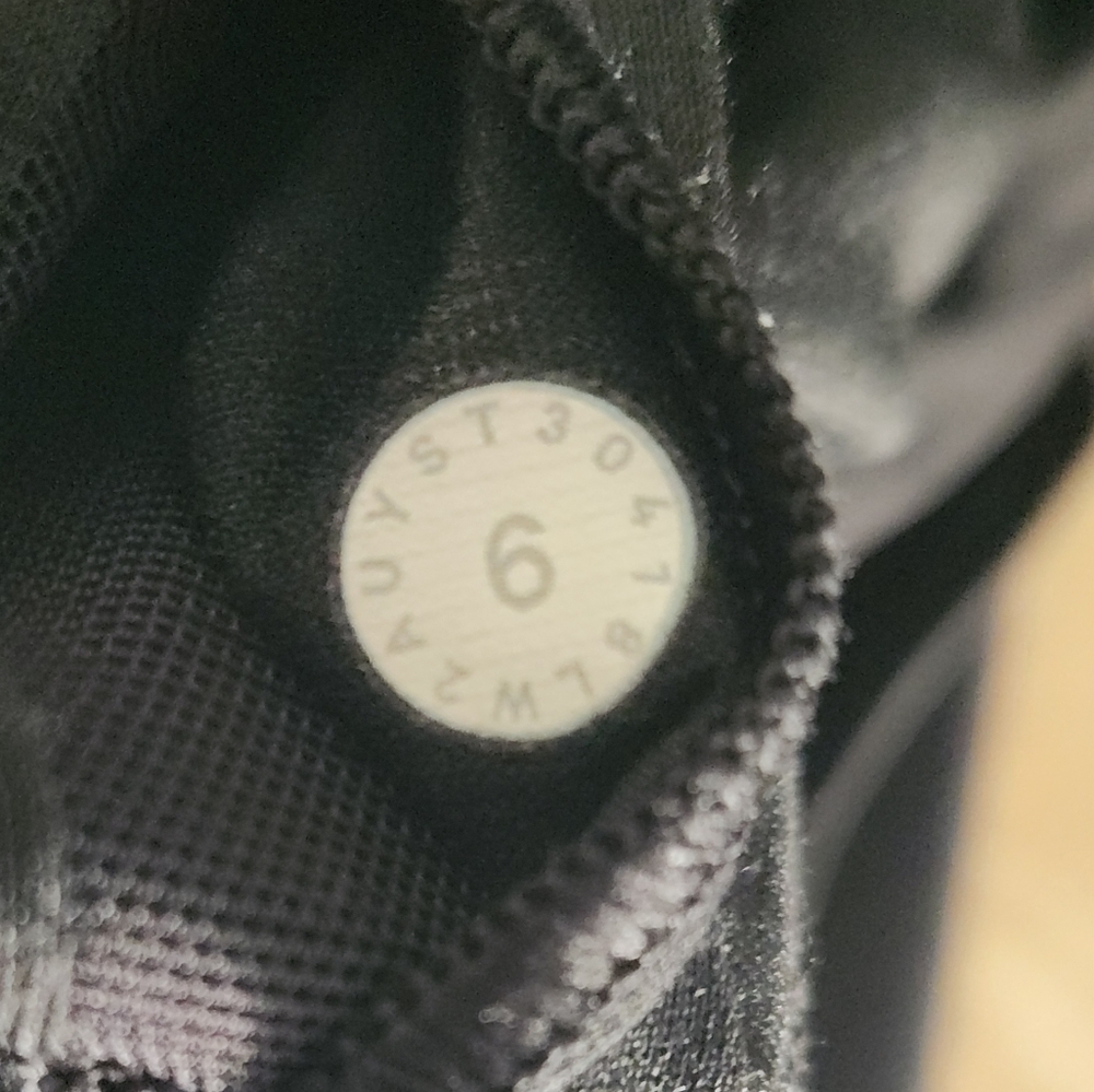 Lululemon Energy Bra - Picture 9 of 9
